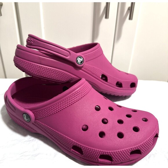 Unisex Pink Crocs Classic Clogs Slip On Slippers Women's 11 Men's 9 Comfort - Picture 9 of 9